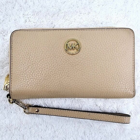 MICHAEL KORS Taupe Pebble Leather Jet Set Travel Zip Around Wallet Wristlet - Picture 1 of 16